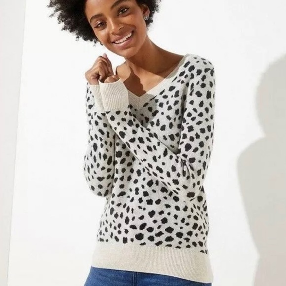 LOFT Sweaters - Loft Leopard Jacquard Sweater V-Neck Cream Small